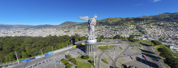 Das Wahrzeichen der Haupststadt - el Panecillo