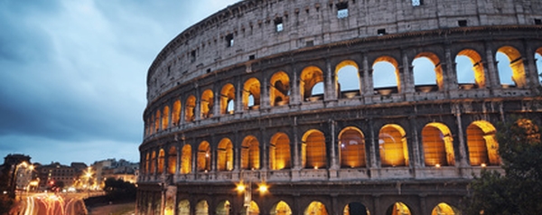 Das Kolloseum in Rom ist eines der Top Reiseziele in der italienischen Stadt