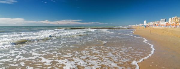 Romagna Badeurlaub: Hotel oder Camping?