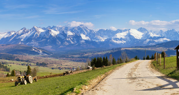 Süden Polen Panorama mit Schnee Tatra-Gebirge im Frühling