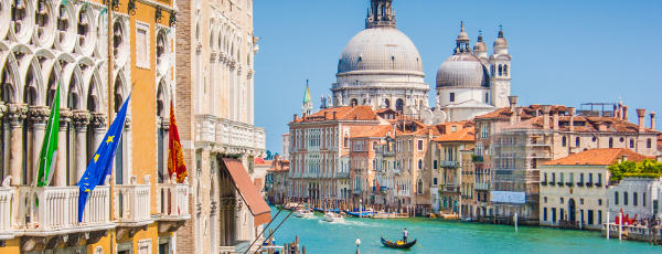 Auf vier Rädern an der Küste Italiens entlang