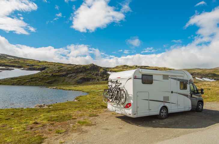 Wohnmobil am See