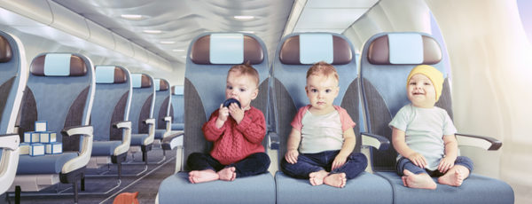 Fliegen mit Baby: Worauf es zu achten gilt